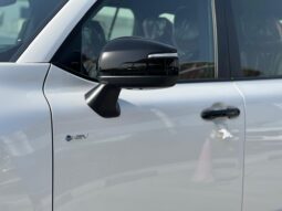 
										2025 Toyota Land Cruiser VXR 3.5L Hybrid full									