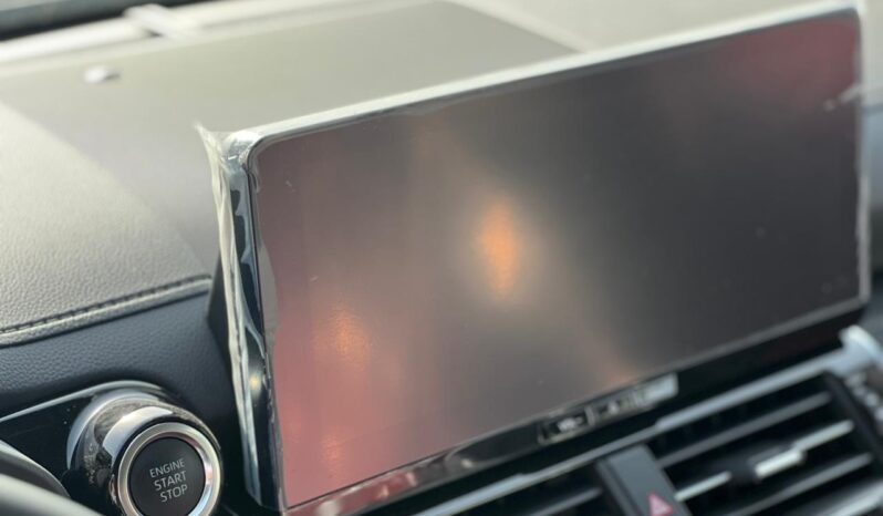 
								2025 Toyota Land Cruiser VXR 3.5L Hybrid full									