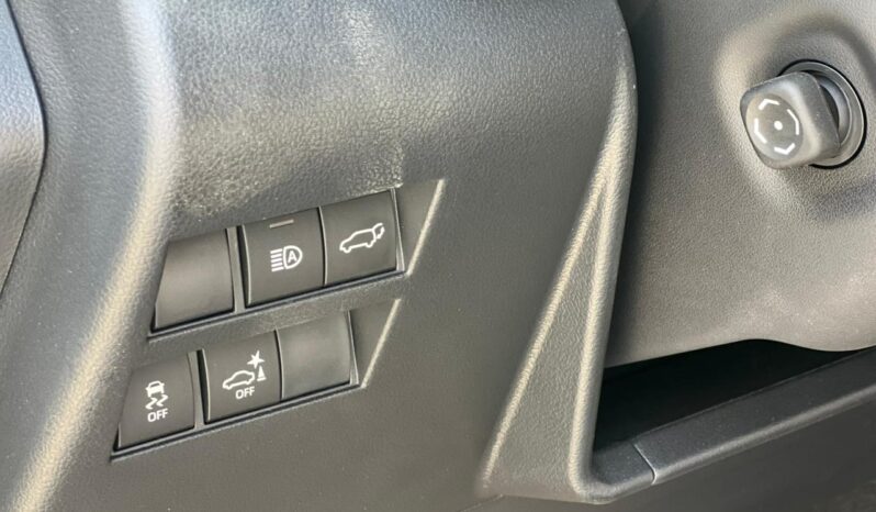 
								2025 Toyota Land Cruiser VXR 3.5L Hybrid full									