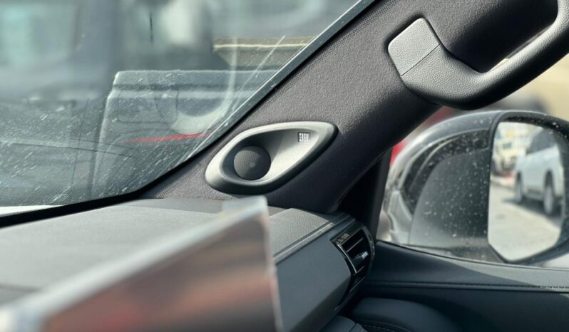 
								2025 Toyota Land Cruiser VXR 3.5L Hybrid full									