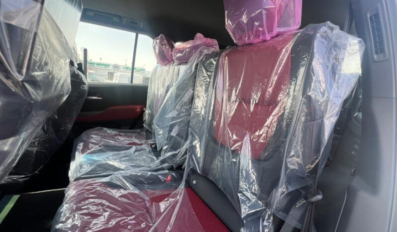 
								2025 Toyota Land Cruiser VXR 3.5L Hybrid full									