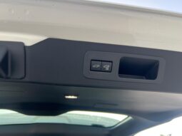 
										2025 Toyota Land Cruiser VXR 3.5L Hybrid full									